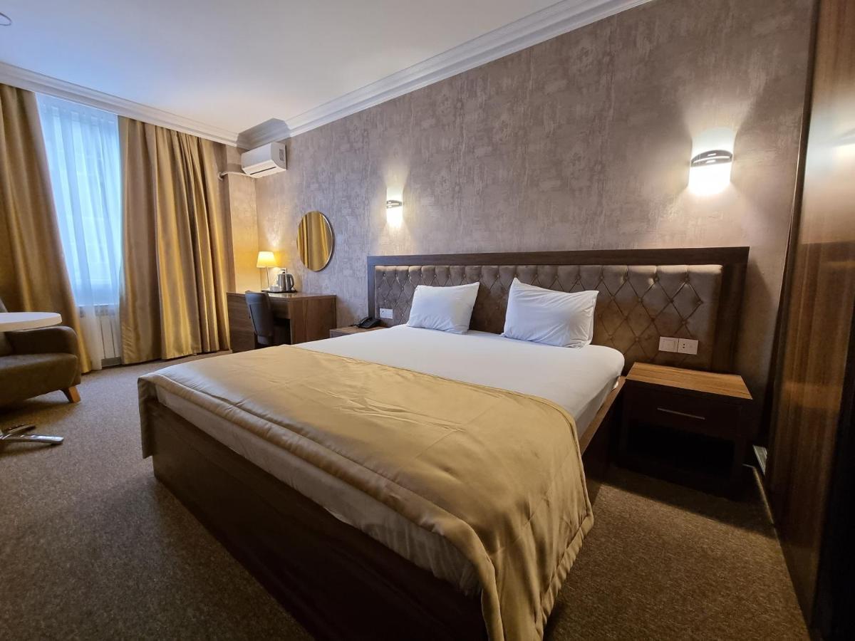 Royal Sapphire Hotel Baku Exteriör bild