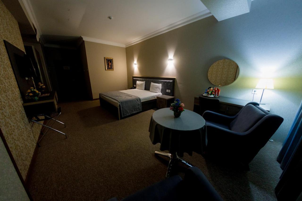 Royal Sapphire Hotel Baku Exteriör bild