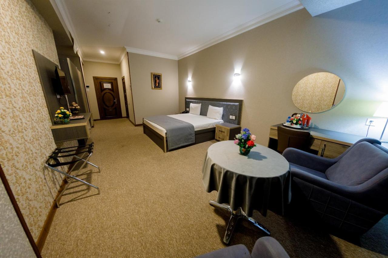 Royal Sapphire Hotel Baku Exteriör bild