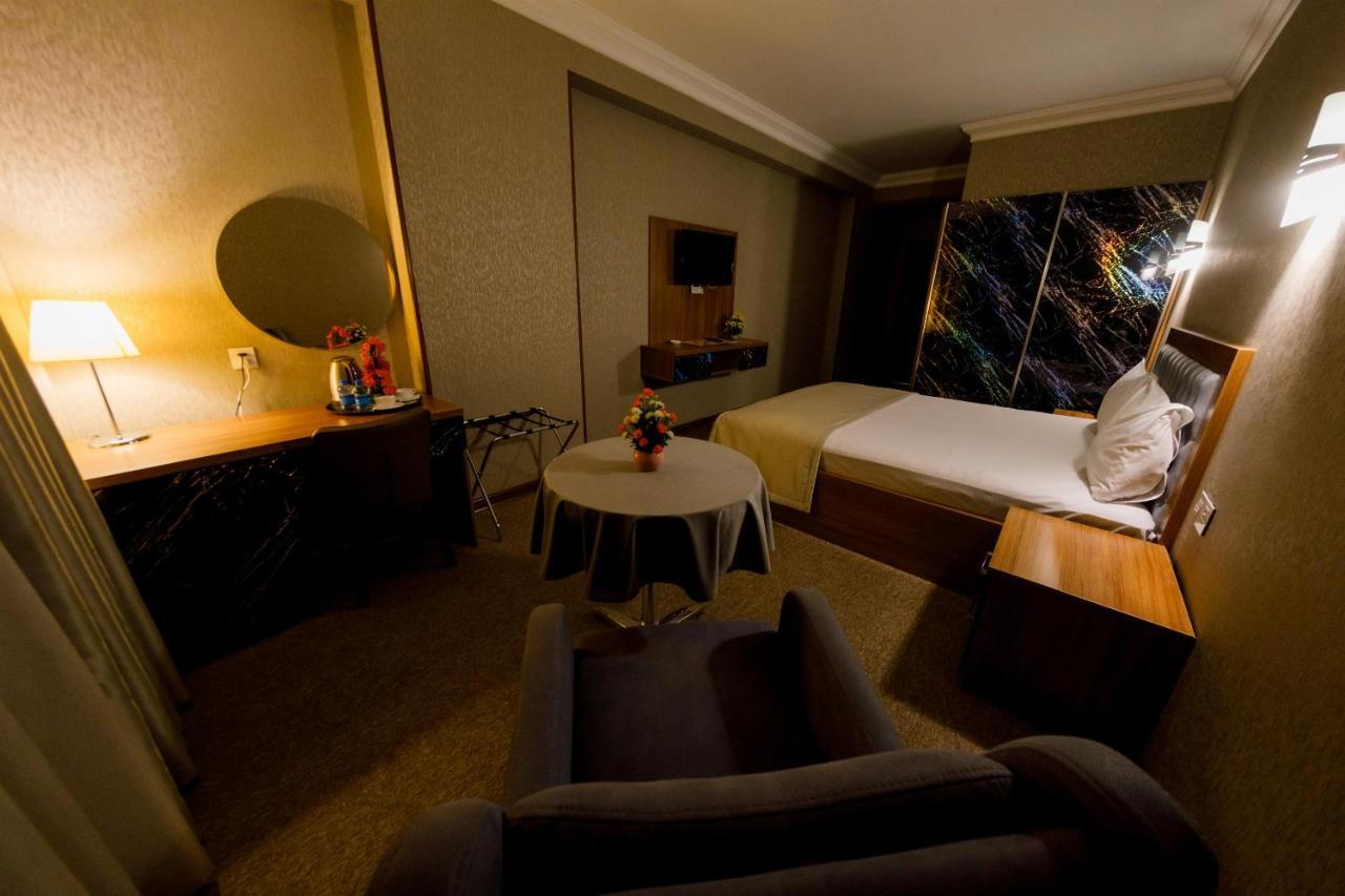 Royal Sapphire Hotel Baku Exteriör bild