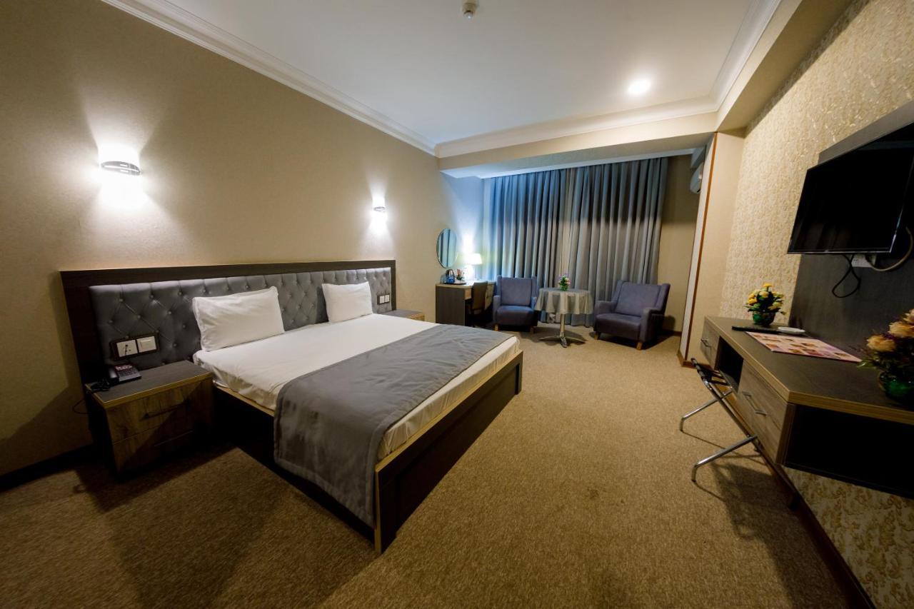 Royal Sapphire Hotel Baku Exteriör bild
