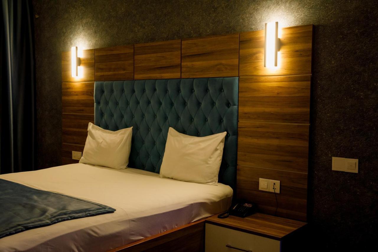 Royal Sapphire Hotel Baku Exteriör bild